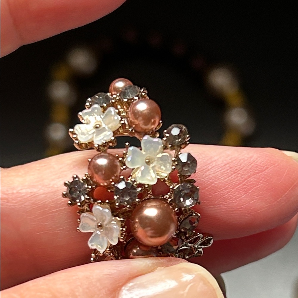 Gorgeous Pearl Necklace, Bracelet and Earring Set y. - Picture 5 of 6